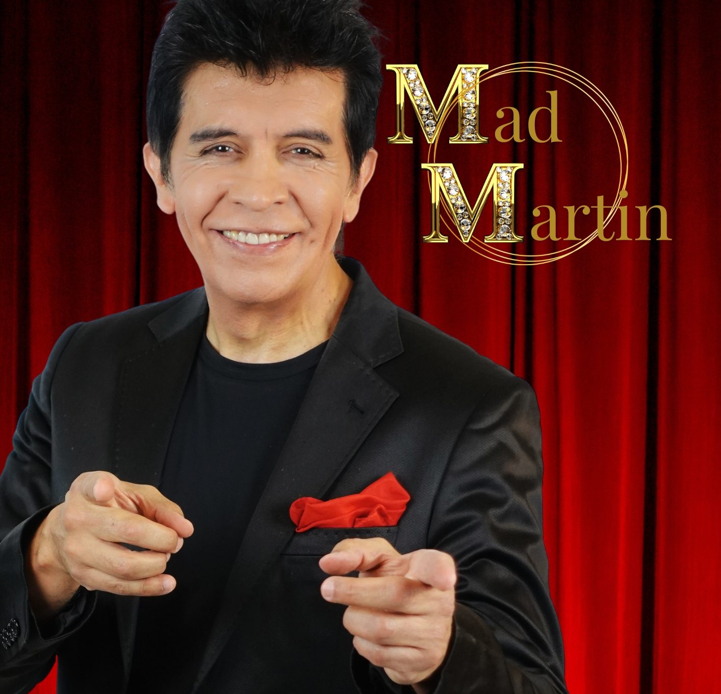 Mad Martin es un artista proactivo, polifacético y resolutivo, capaz de convertir tu evento en un acontecimiento único y especial!